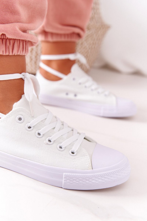   Klasiska modeļa brīvā laika apavi baltas krāsas 