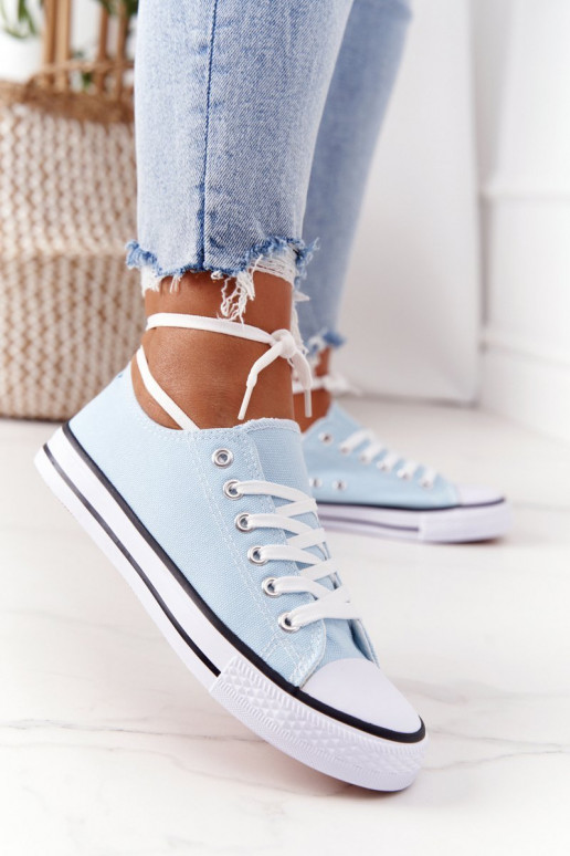   Klasiska modeļa brīvā laika apavi gaiši zilas krāsas 