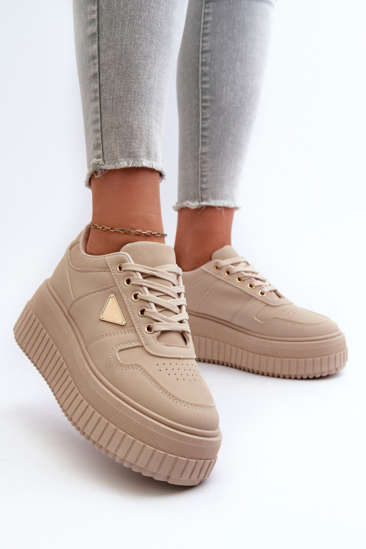 Sneakers modeļa apavi   no eko ādas ar platformu smilšu krāsas Chrisstin